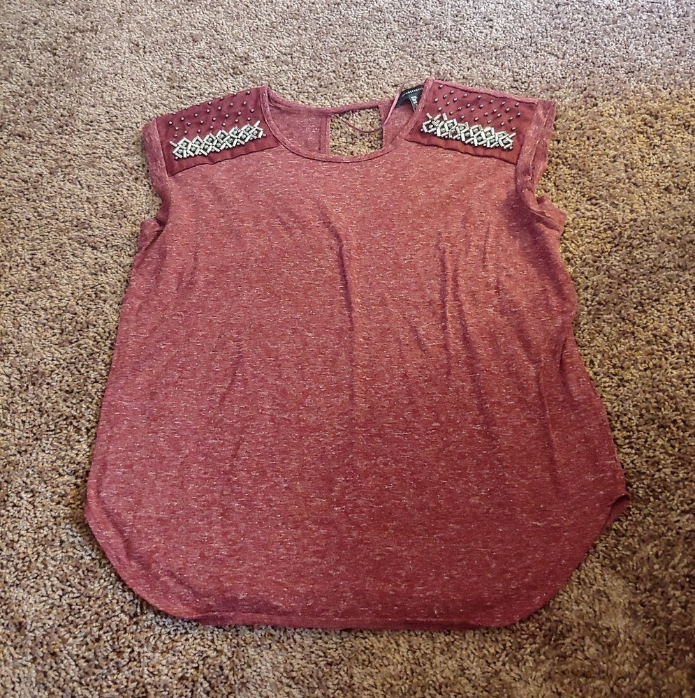 Atmosphere gently vworn burgundy cute top